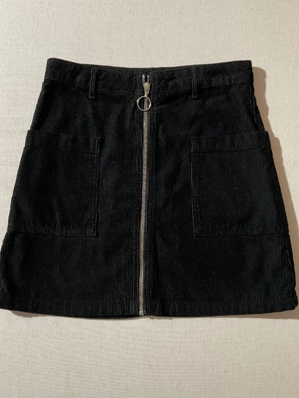 Topshop Moto Black Corduroy Mini Skirt Front Zip Ring Pull Pockets Size 6
